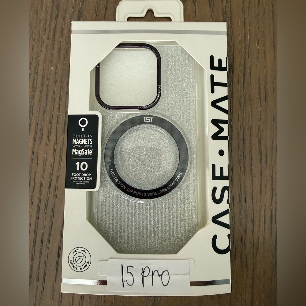 case-mate White and Black Shimmer 15 Pro case